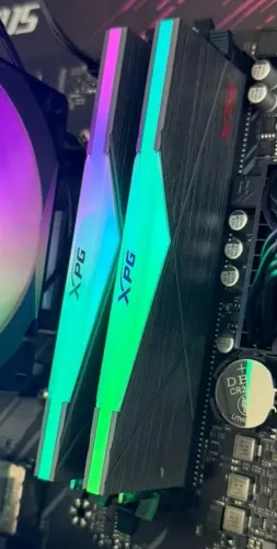 Kit Memória DDR4 16gb(2X8gb) 3200MHZ XPG Rgb- Loja física