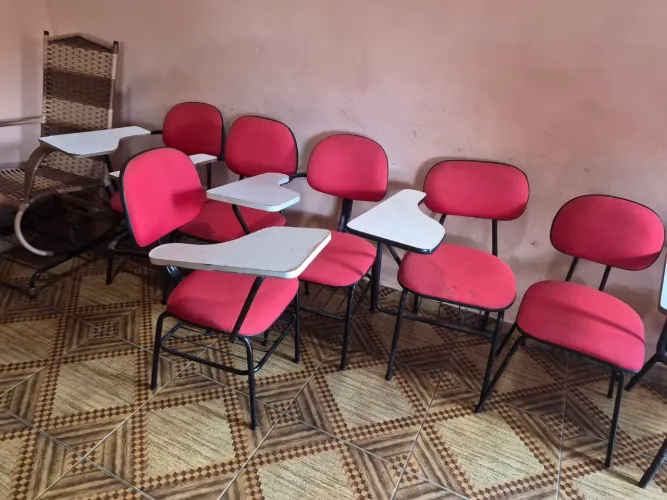 Cadeira de escola *