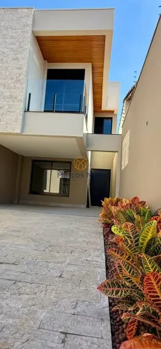Casa geminada disponível para venda no Bairro Jaraguá