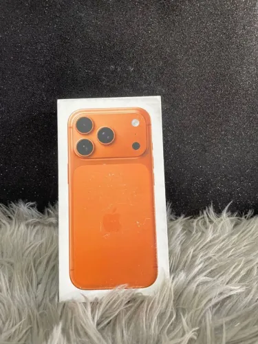 IPHONE 17 PRO LACRADO 