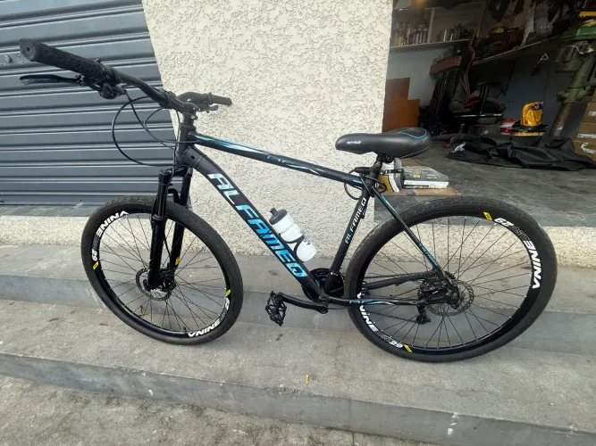 Bicicleta aro 29? freio a óleo seminova