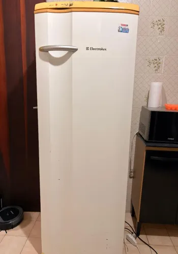 Geladeira Electrolux RE37 220V - Funcionando Perfeitamente