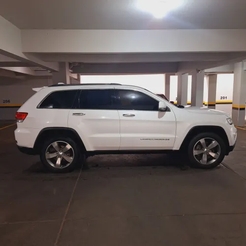 Jeep Grand Cherokee Limited 3.0 TB Dies. AUT 2015