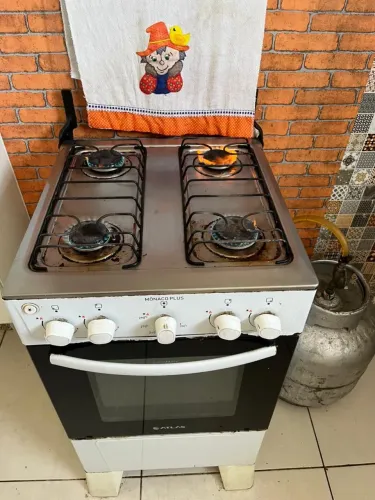 Fogão funcionando todas a bicas e forno