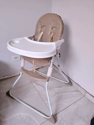 Cadeirinha de alimentação 