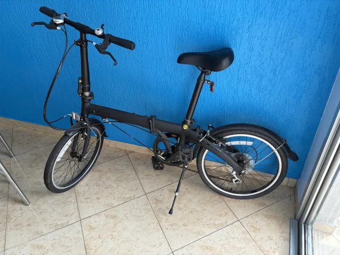 Duas bikes dobráveis aro 20 sendo uma importada