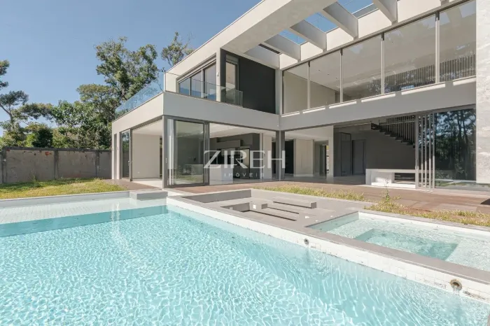 CASA À VENDA EM CONDOMÍNIO COM 5 SUÍTES E PISCINA