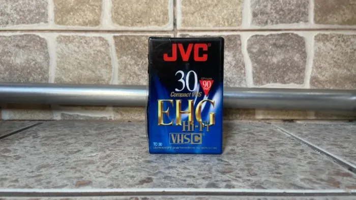 Fita Compact VHS JVC (Nova, Virgem e Lacrada)