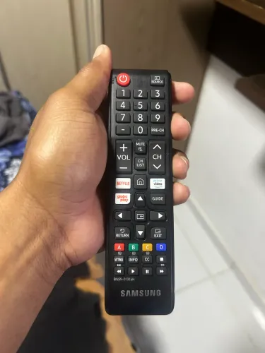Defeito/avaria: Televisão 43 Polegadas Samsung