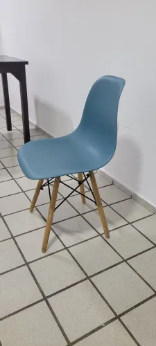 Cadeira Charles Eames
