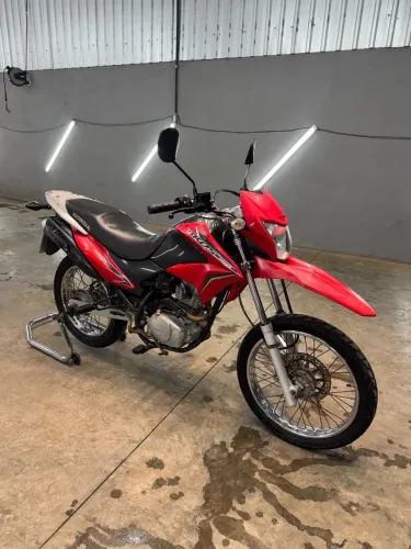 Moto Bros 2013 vermelha 