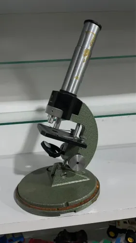 Microscópio Meopta Praha vintage de campo