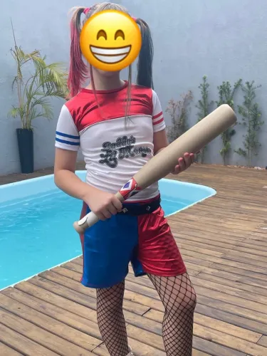 Vendo fantasia alerquina completa para 9 anos 