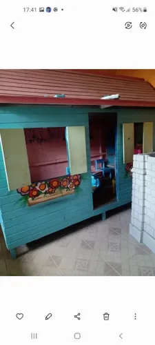 Casinha de Madeira colorida 