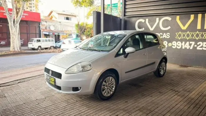 Fiat Punto Attractive 1.4 Fire Flex 8V 5P 2011