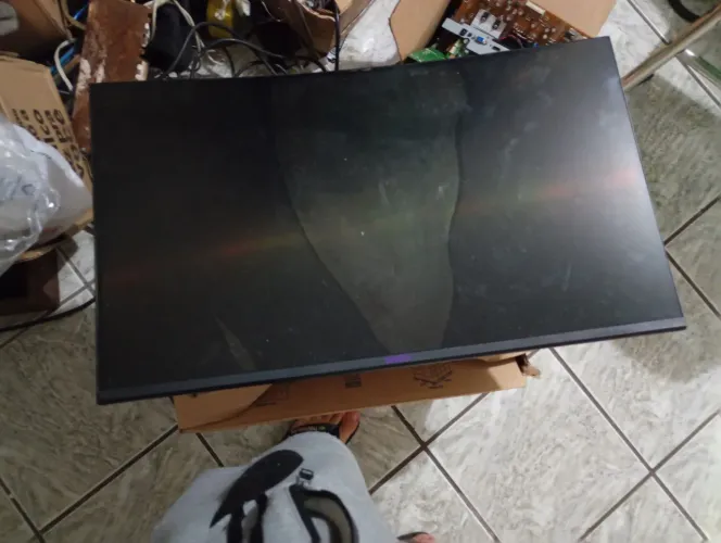 !MONITOR TRINCADO! Leia a descrição por favor