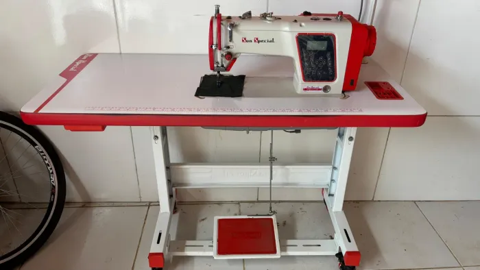 Máquina Reta total eletronica
