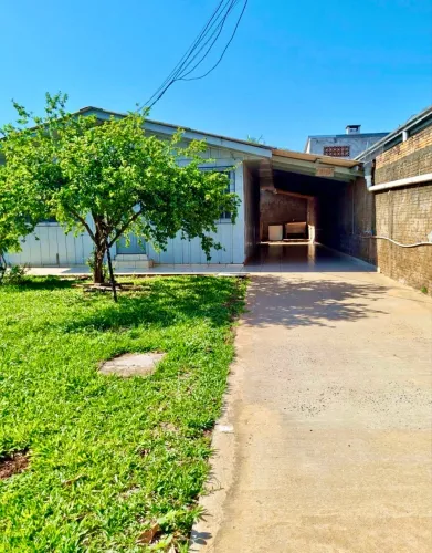 CASA AMPLA NO BAIRRO ALTO