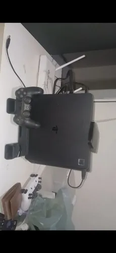 PS4 Slim 500gb, 1 controle, HD 1tb, suporte de resfriamento