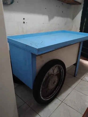 Tenho um carro de frutas a venda 500 reais telefone *