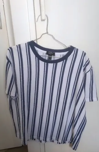 Camiseta Forever 21 G Listrada Azul e Branca