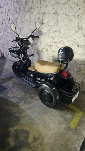 Triciclo moto-chefe Joy Tri