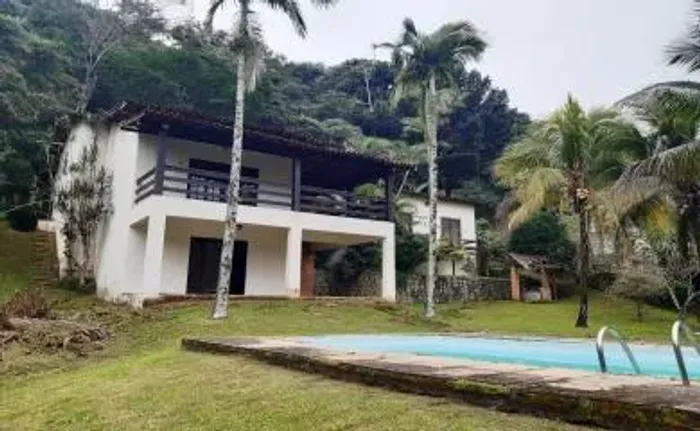 Sítio para Venda em Cachoeiras de Macacu, Agro Brasil, 4 dormitórios, 1 suíte, 2 banheiros
