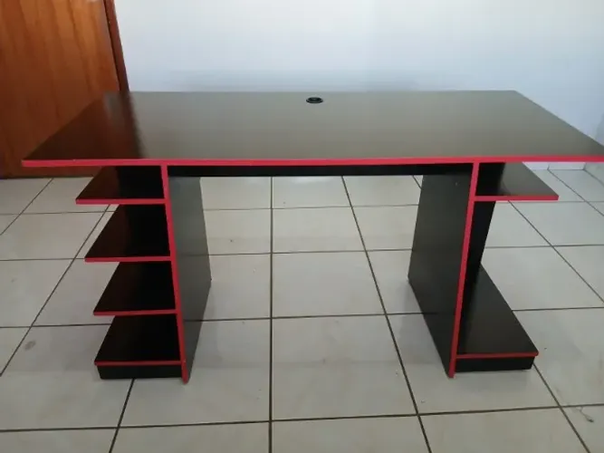 Mesa Gamer, como nova, em Anápolis