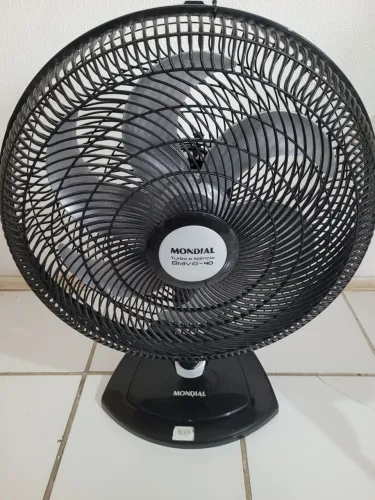Ventilador de Mesa Mondial Turbo Bravio 40cm (6 Pás) - 220v
