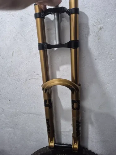 Suspensão Fox 40 29 GRIP X2 Série gold