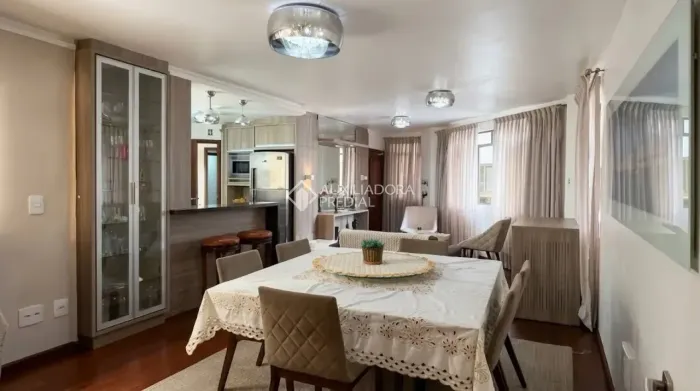 Apartamento Mobiliado com 3 Quartos para Locação na Beira-Mar de Florianópolis | 128m² e 2