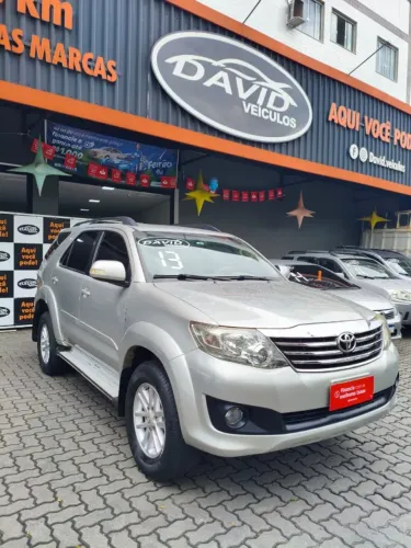 Toyota Hilux SW4 SR 4X2 2.7/ 2.7 Flex 16V Aut. 2013