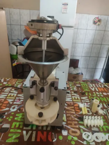 Máquina modeladora de salgados eicon