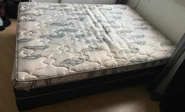 Vendo cama box casal