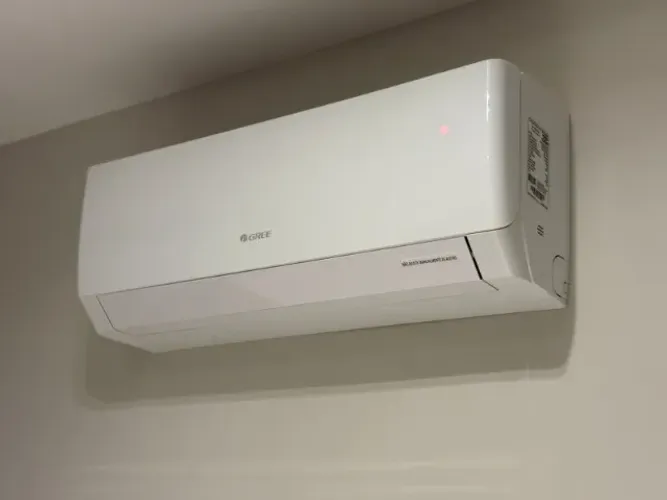 Ar Condicionado 9.000 BTUs - Inverter Quente e Frio Gree - Pouco Uso