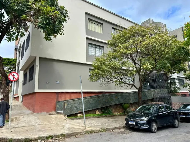 Imóvel para aluguel possui 109 metros quadrados com 3 quartos em Gutierrez - Belo Horizont