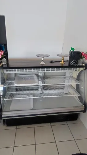 Expositor de ar gelopar reforçado pra Sobremesas