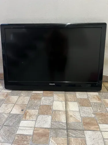Vende-se TV Philips, com defeito, no estado e para retirar peças 42PFL3604/78 de 42 pol