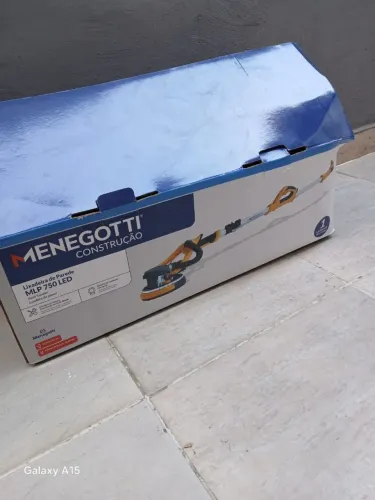Vendo lixadeira de parede na caixa