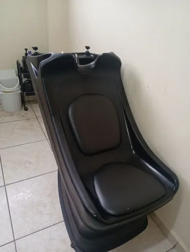 Vendo móveis de salão de beleza .