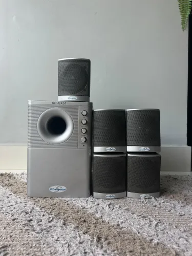 Home Theater 5.1 (1 Sub com 5 caixinhas)