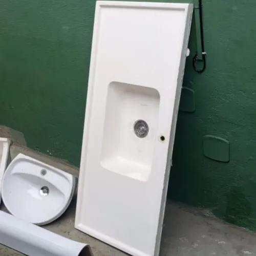 Pias Cozinha e Banheiro