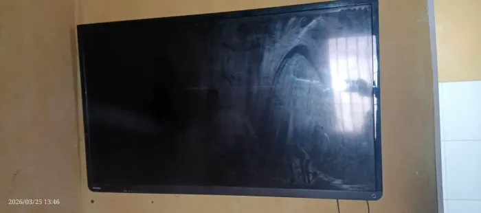 Tv Thosibha 48 polegadas Com Defeito