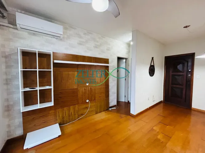 Ótimo Apartamento à venda, 1 quarto, dependencia completa, varanda com cortina de vidroVil
