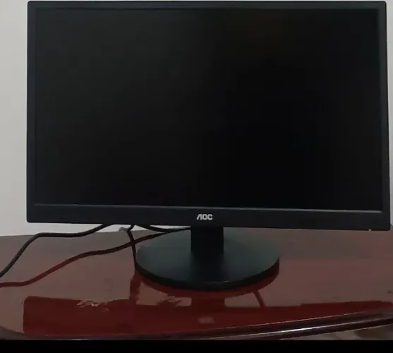MONITOR AOC POUCO USADO