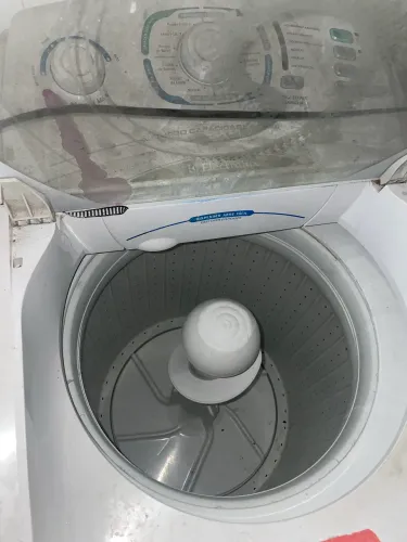 Maquina para retirar peças