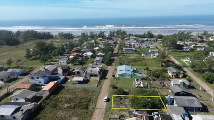 Terreno a 250 metros do mar na Praia do Guairacá