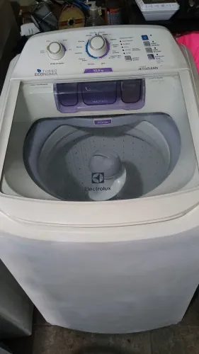 Vendo máquina funcionando perfeitamente com garantia 3 meses aceito cartão e pix 