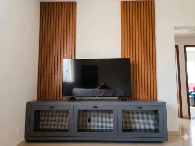 Hack TV com painel.