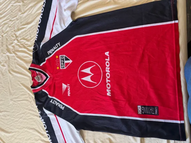 Vendo camiseta de treino do São Paulo antiga